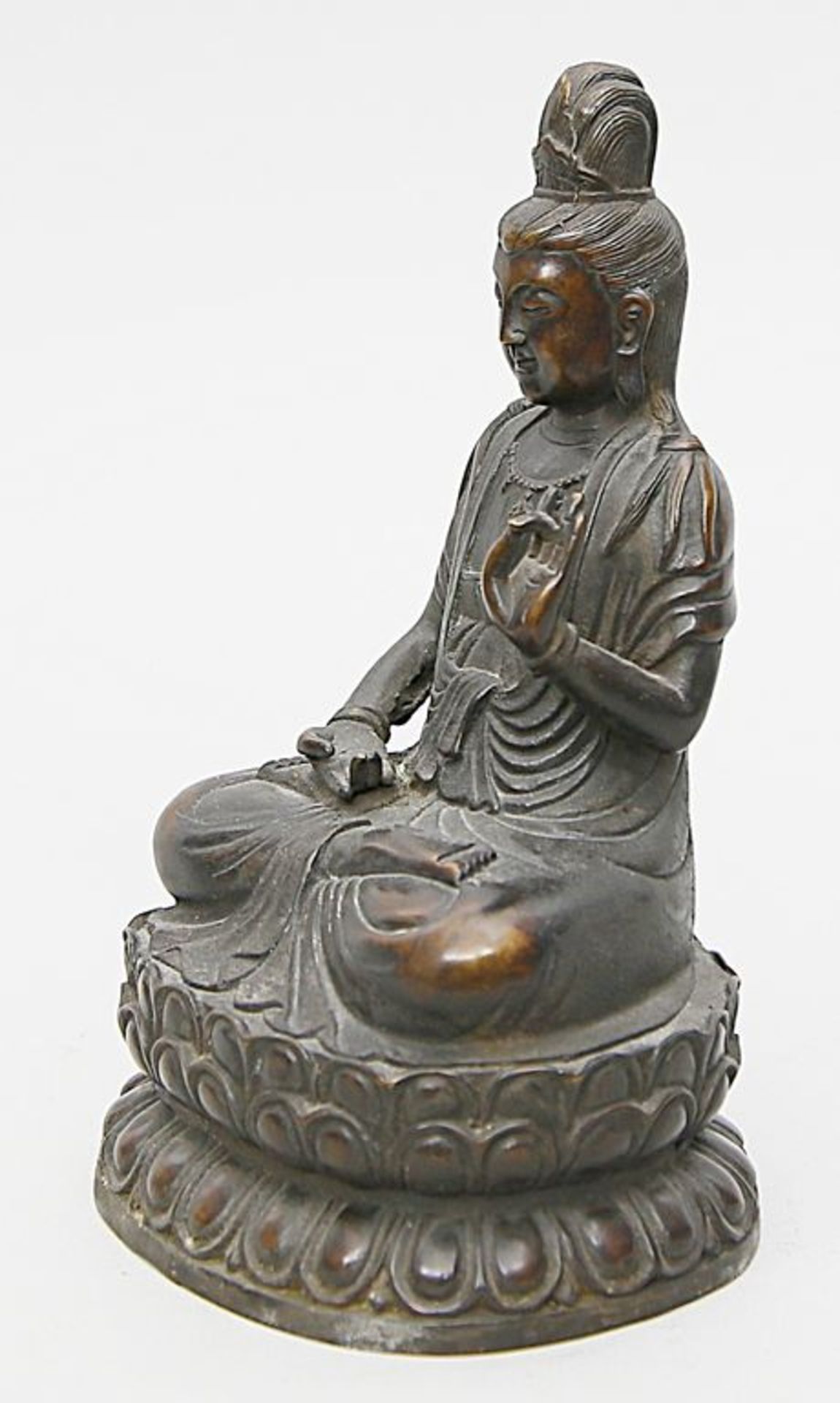 Skulptur "Bodhisattva Guanyin", Ming-Zeit. Bronze. Schwarz-braune Patina. Gottheit auf doppeltem - Bild 4 aus 4