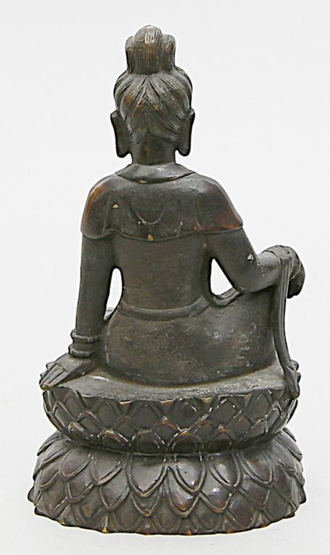 Skulptur "Bodhisattva Guanyin", Ming-Zeit. Bronze, schwarz-braune Patina (teils l. berieben), 1. - Bild 2 aus 4