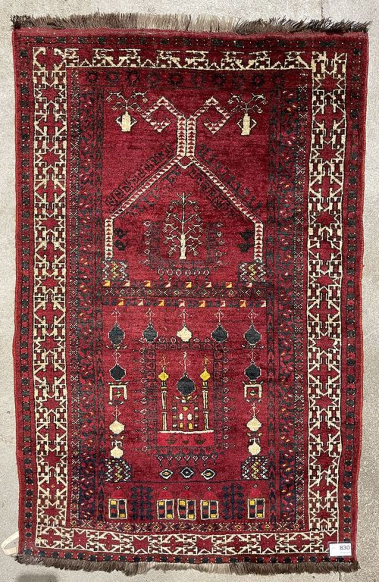 Gebetsteppich mit Moschee, ca. 129x 85 cm. EHZ 2. Prov.: Nachlass eines Berliner Sammlers, Teil 2.