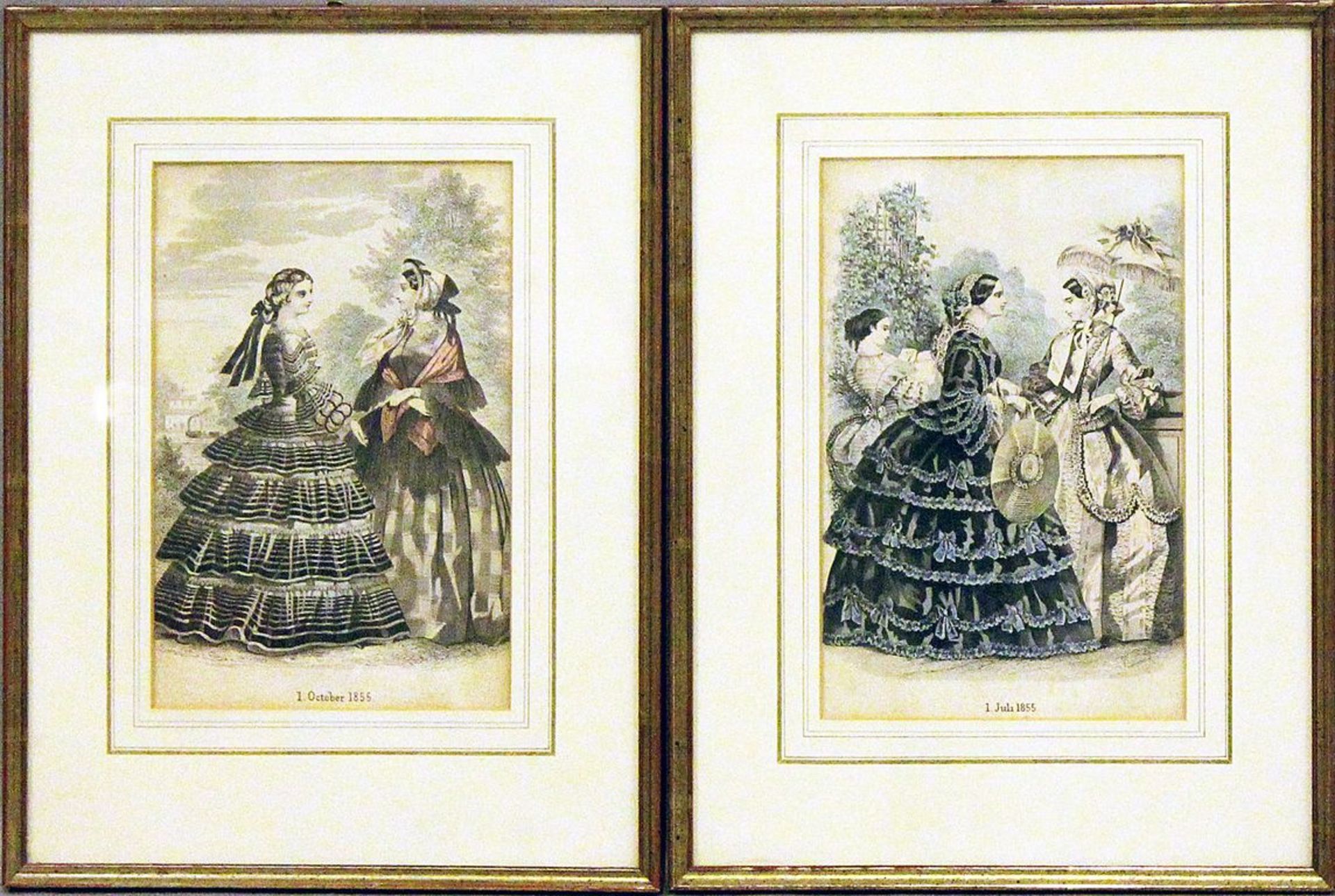 Paar kolorierte Stahlstiche. Verschiedene Modeblätter aus dem Jahr 1855, gebräunt. Ca. 20x 13 cm.