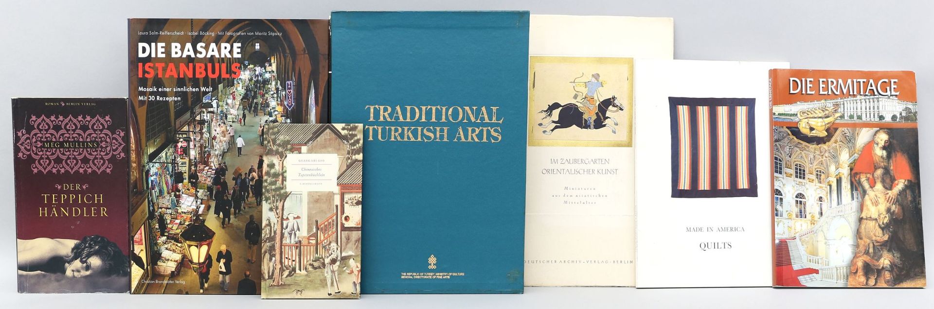 7 Bücher. Dabei: "Die Basare Istanbuls", "Traditional turkish arts" (in Schuber) und "Made in