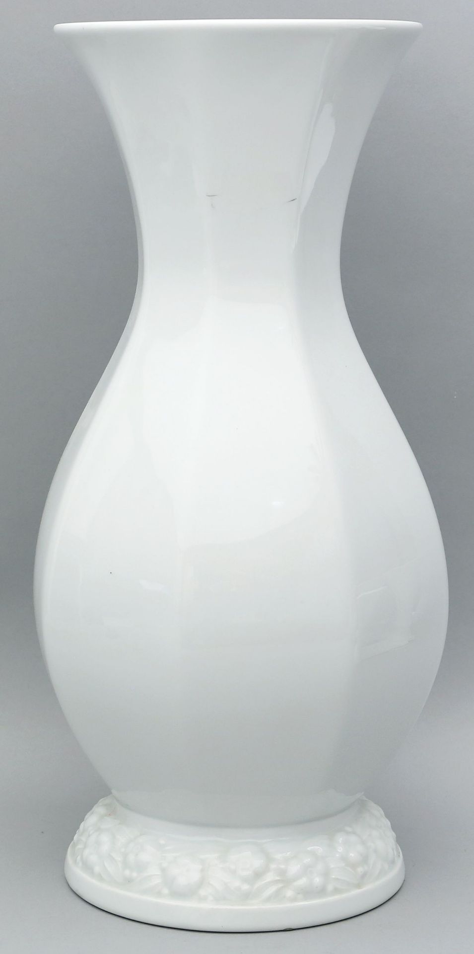 Große Vase, Rosenthal, "Maria". Porzellan, weiß. Stempelmarke Rosenthal classic, Ende 20. Jh. H.
