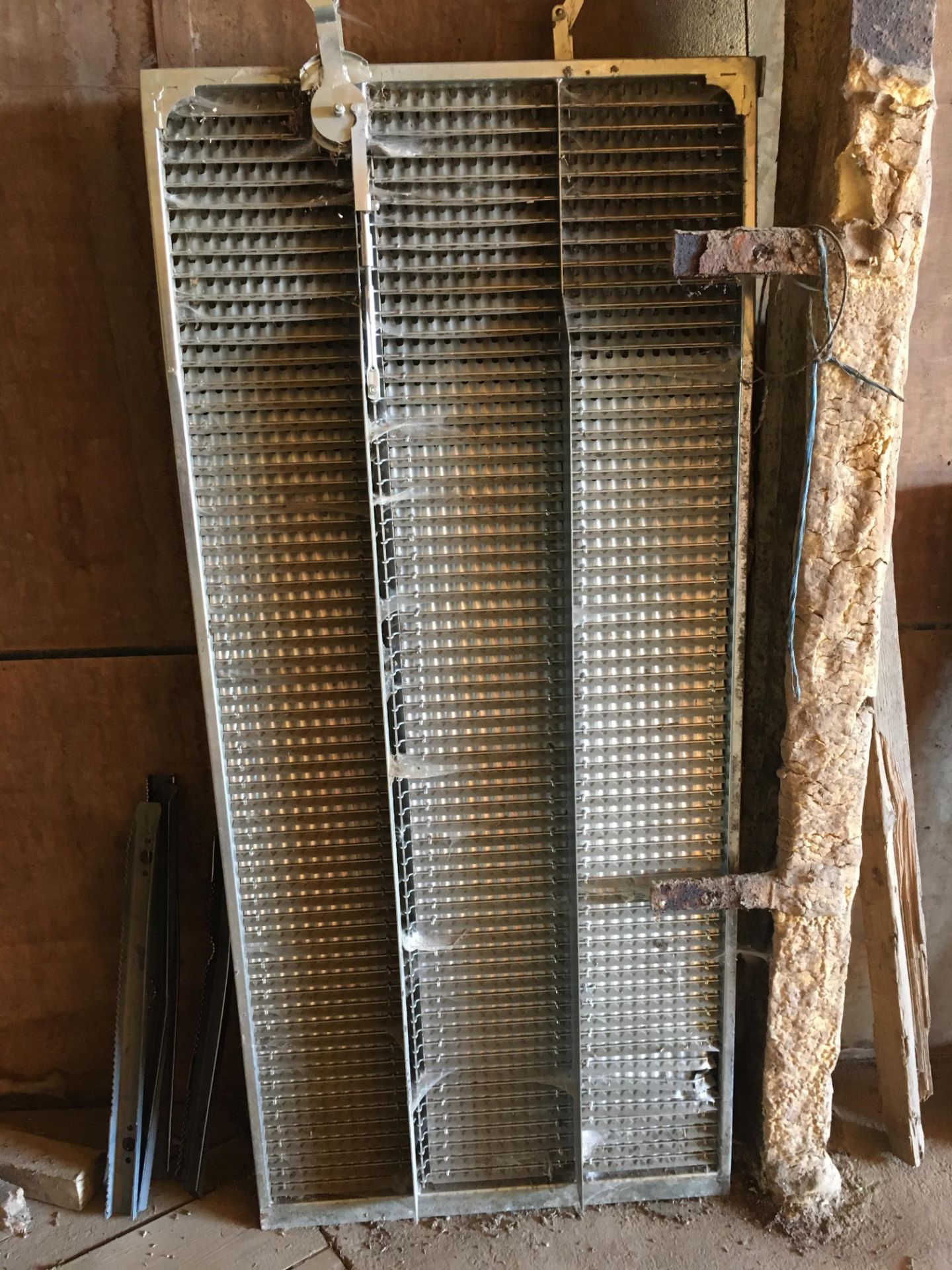 Pair of slightly damaged top sieves (to