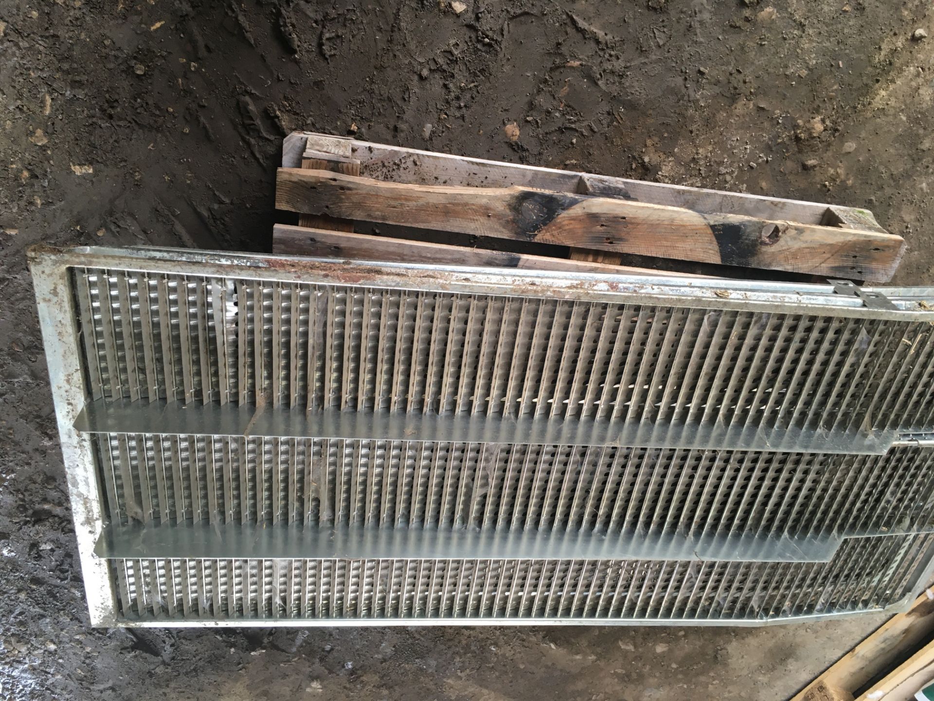 Pair of slightly damaged top sieves (to - Image 5 of 5