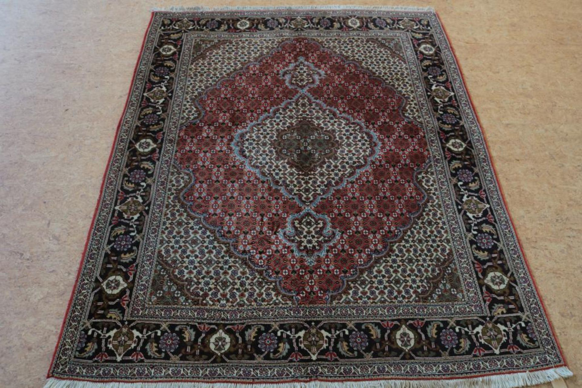 Tapijt, Tabriz 202 x 153 cm.