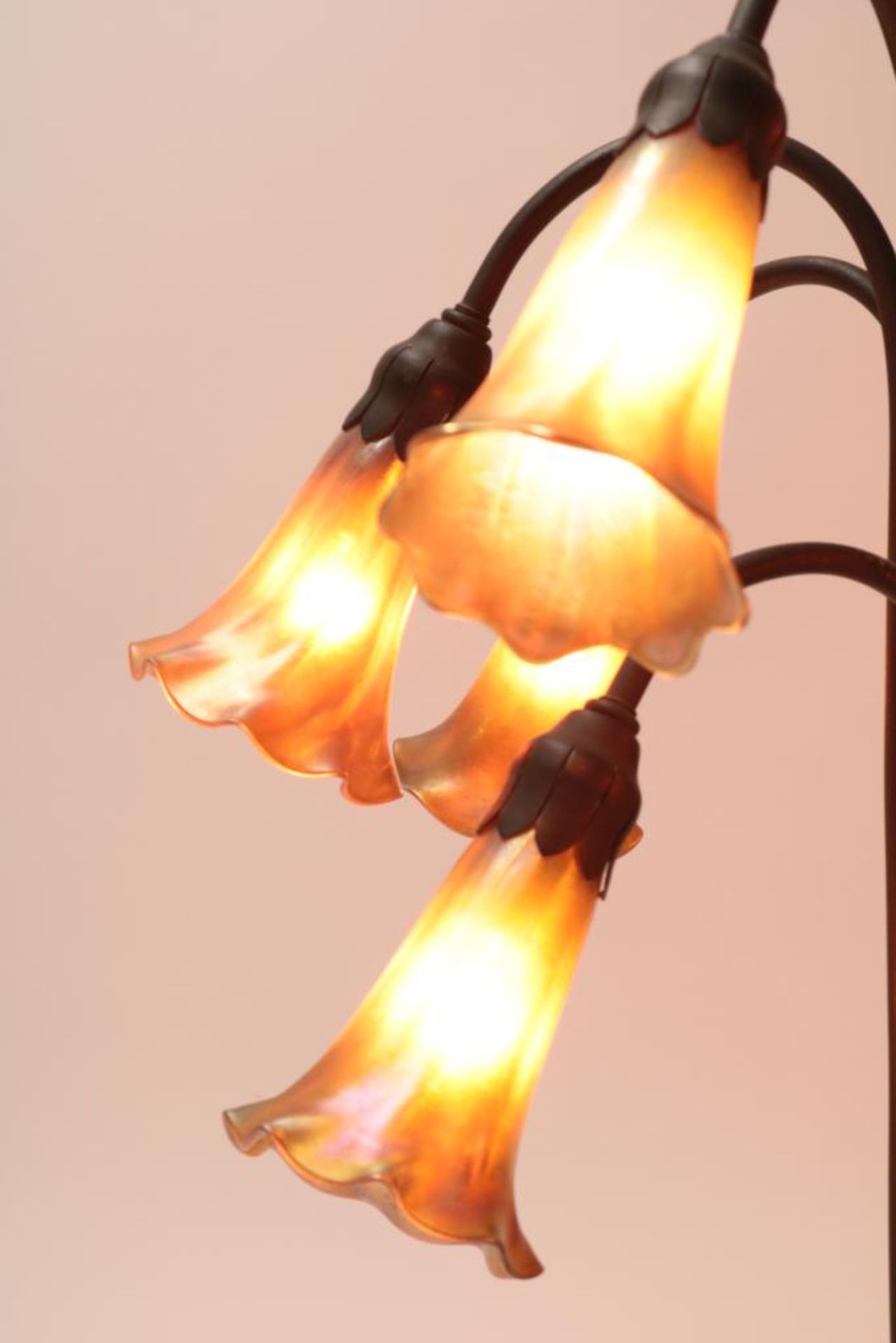 Tiffany studios 10-lichts lamp, Lily - Image 5 of 8