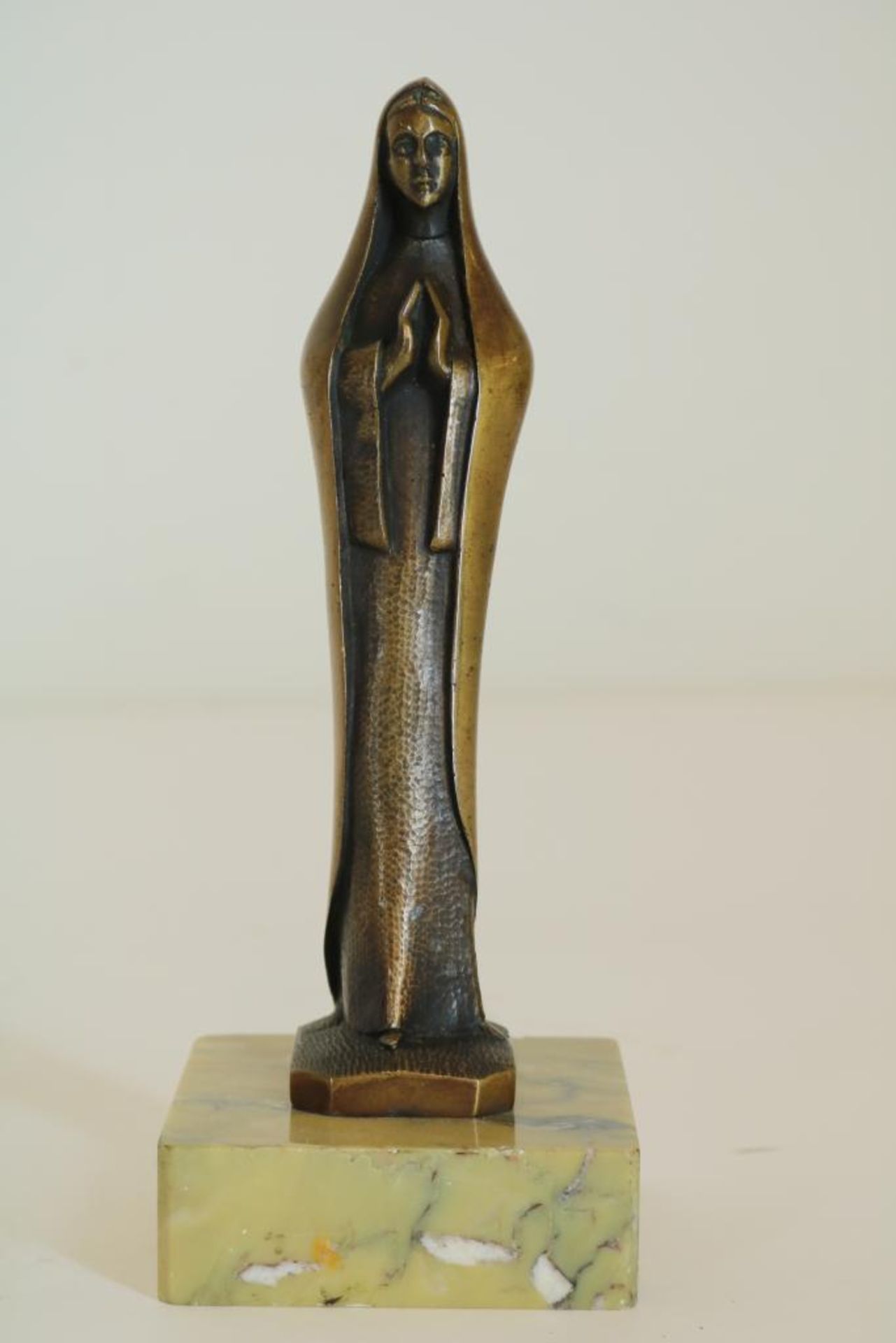 Bronzen sculptuur van Maria