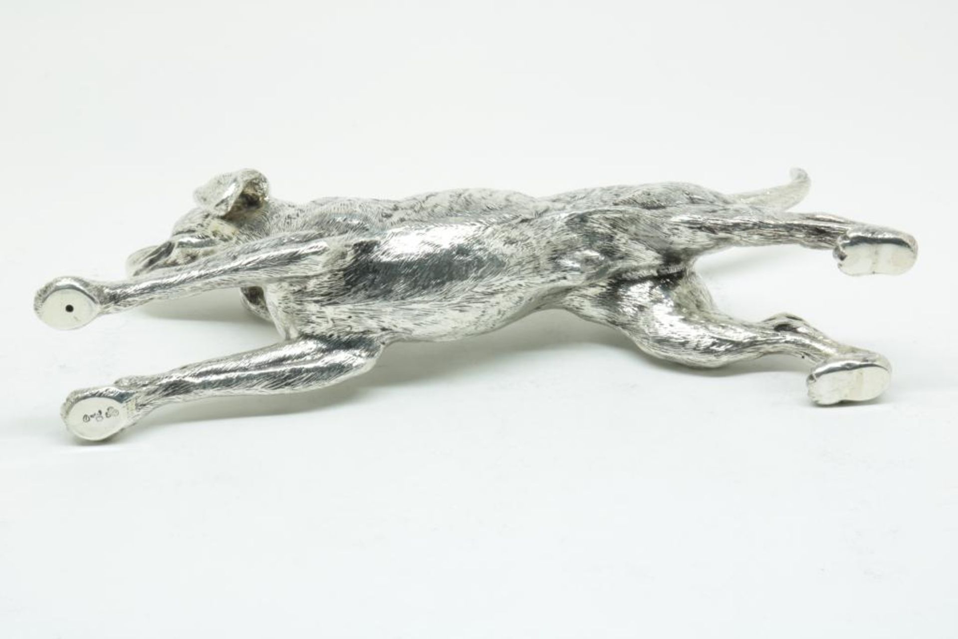 Zilveren tafelstuk van jachthond - Image 2 of 5