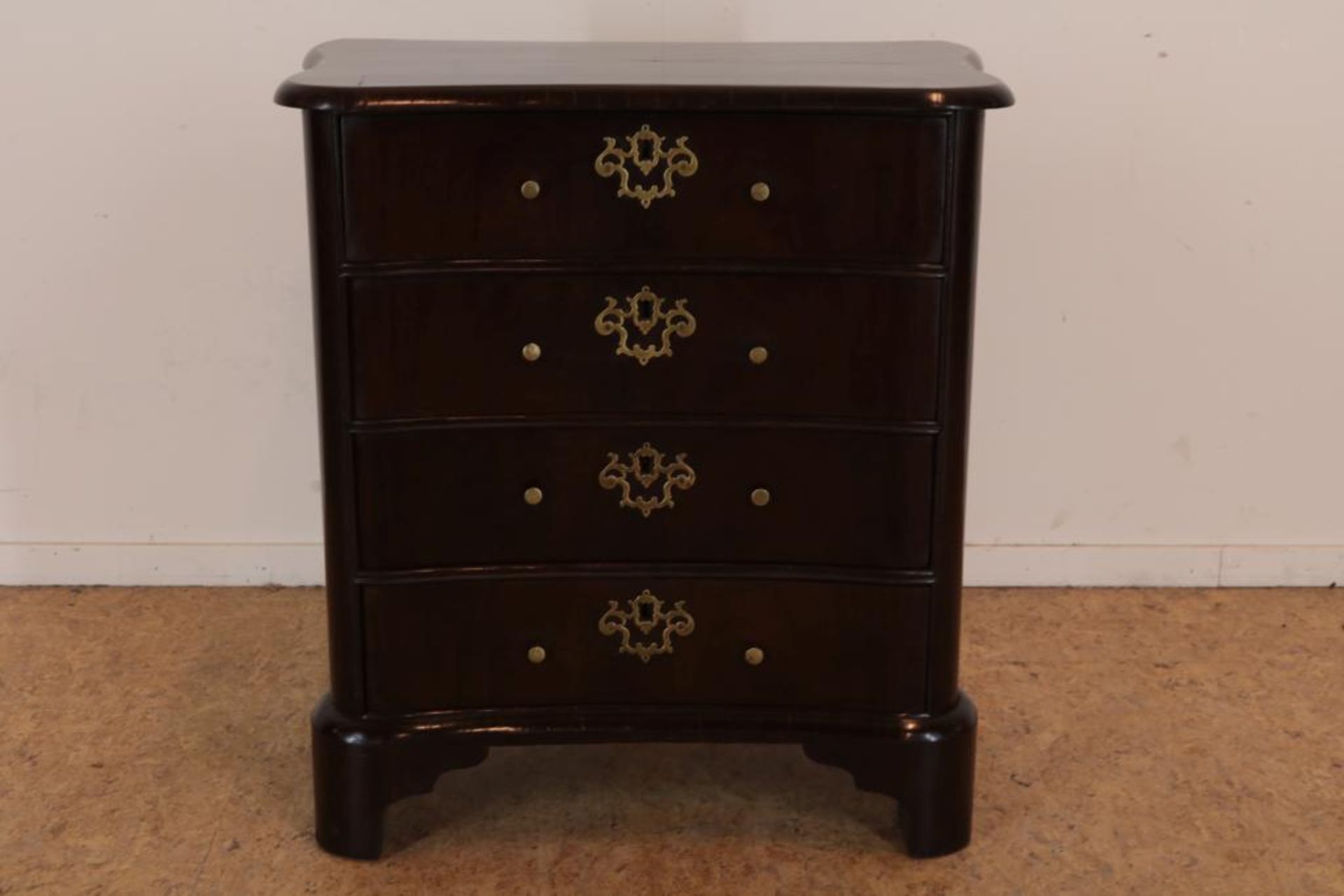 Mahonie Louis XV commode