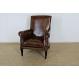 Armfauteuil bekleed met bruin leer