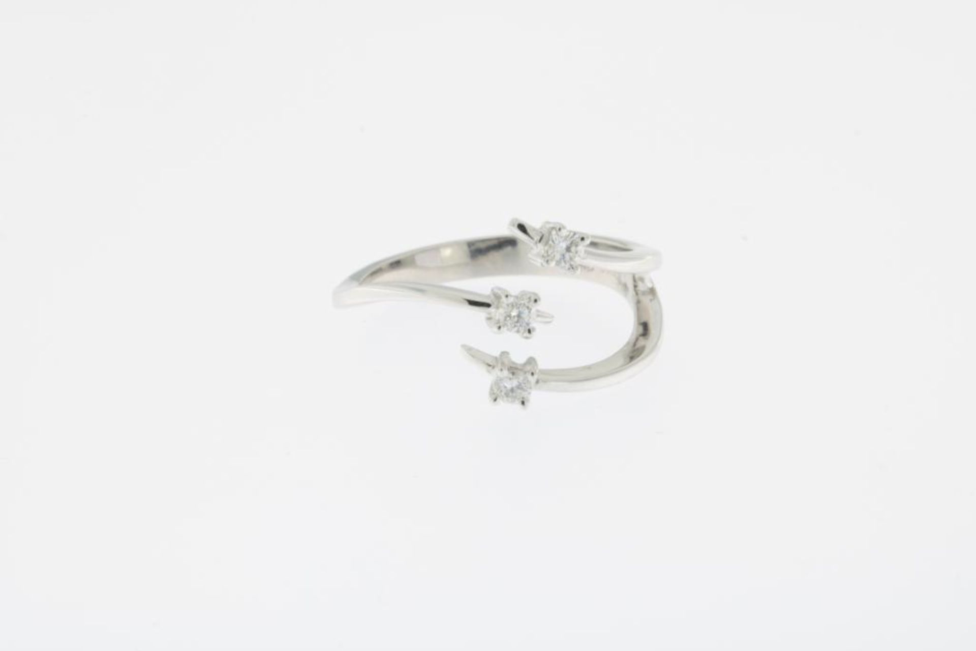 Witgouden moderne ring met 3 diamanten - Image 3 of 3