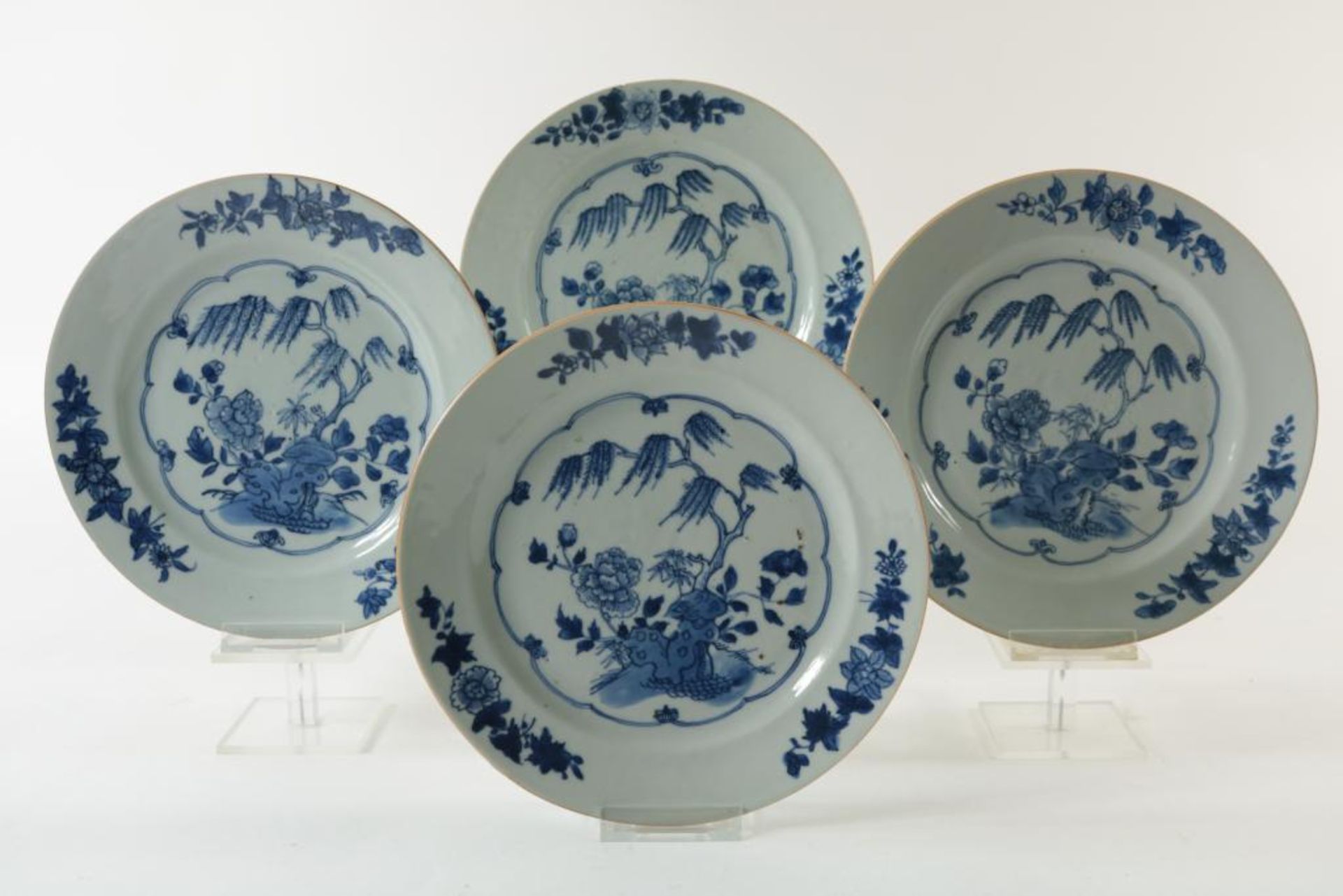 Serie van 4 porseleinen borden, China