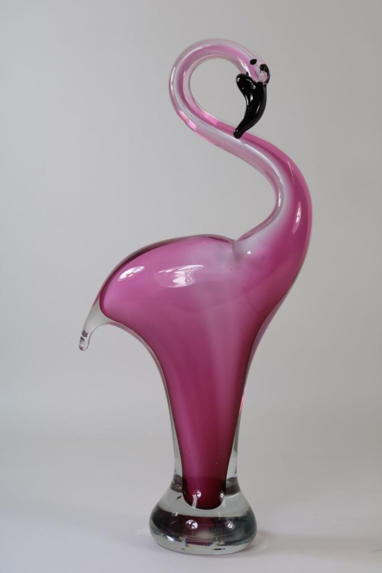 Dikwandig gekleurd glazen flamingo