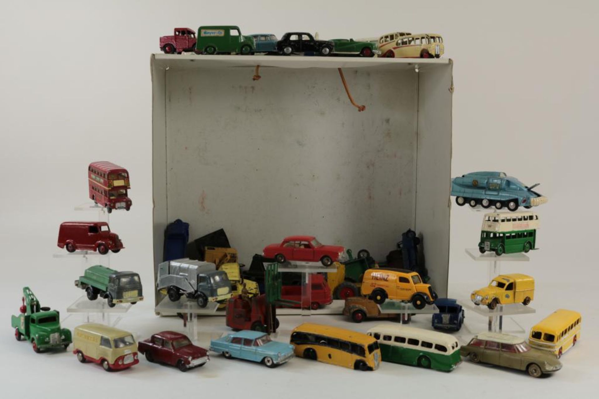 Lot diverse speelgoed w.o. Dinky Toys