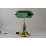 Messing bureaulamp met groenglazen kap