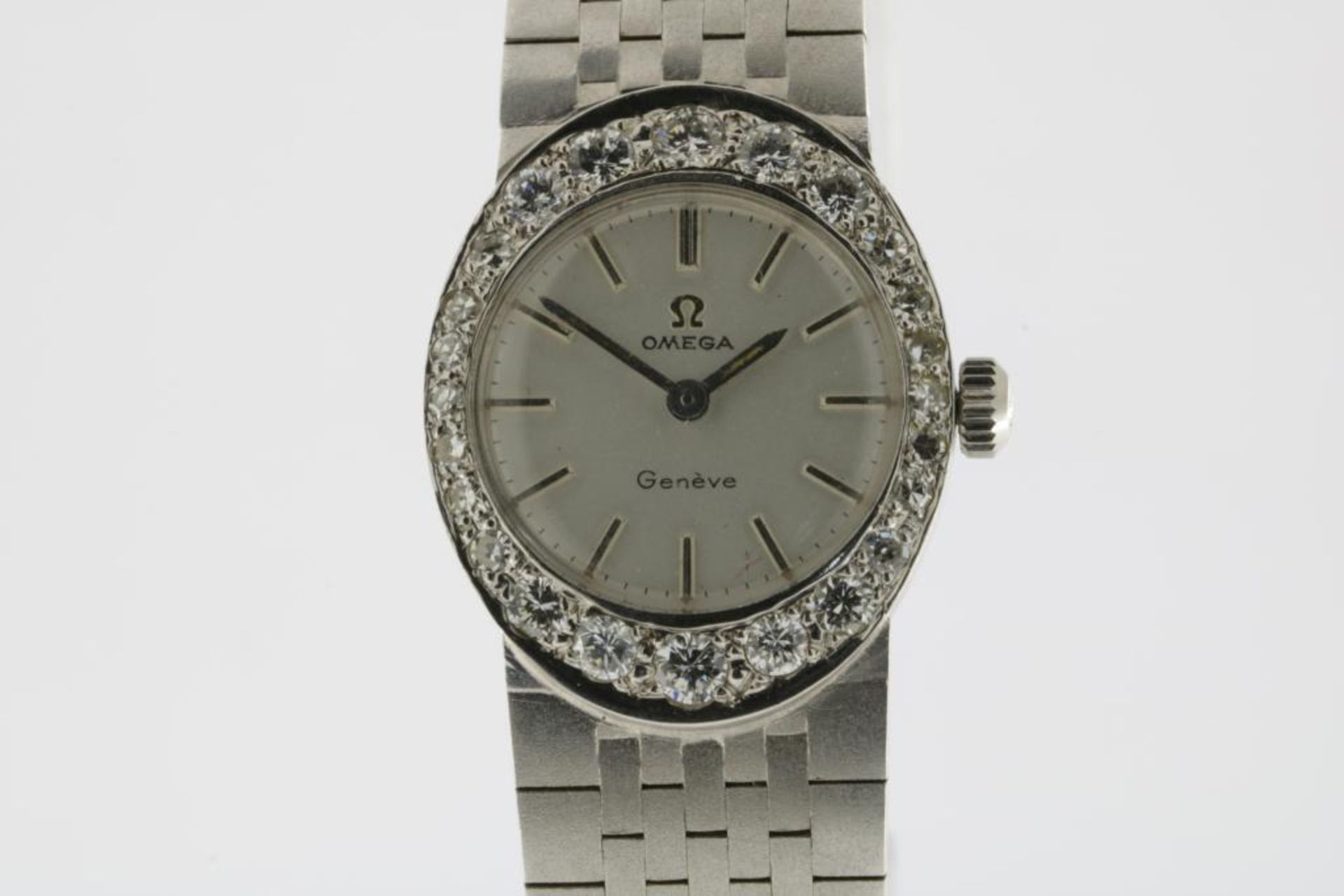 Witgouden, ovale dames horloge, Omega