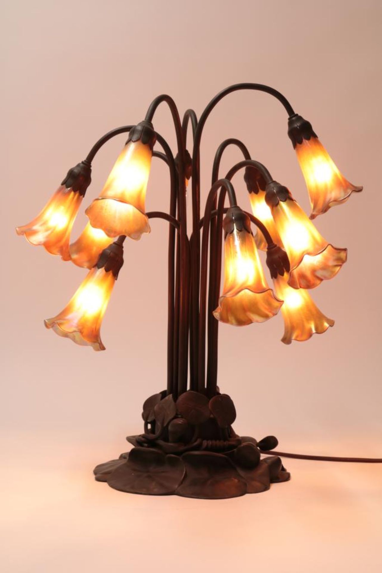 Tiffany studios 10-lichts lamp, Lily
