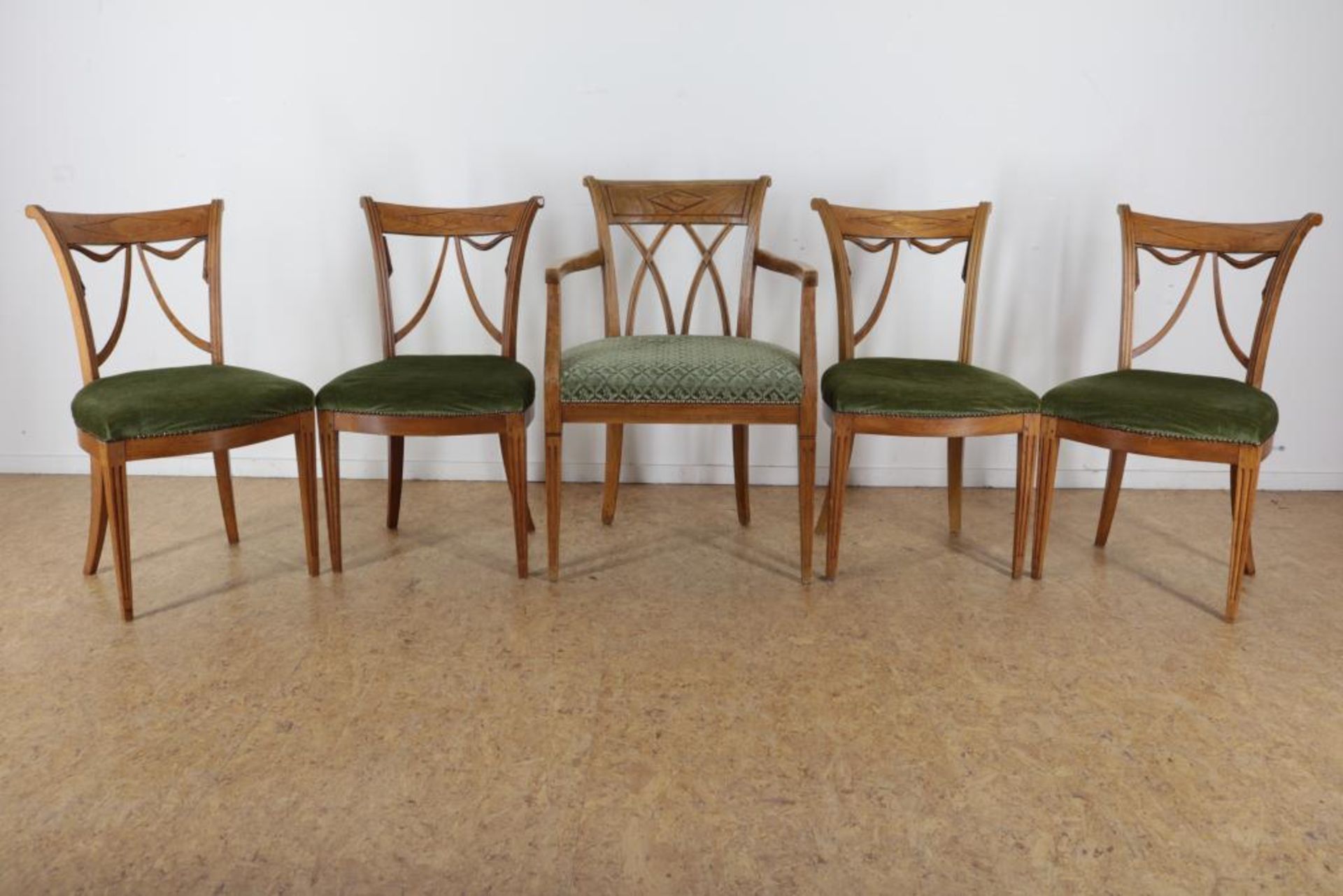 Serie van 5 epenhouten stoelen