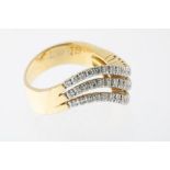 Geelgouden ring met drie rijen diamant
