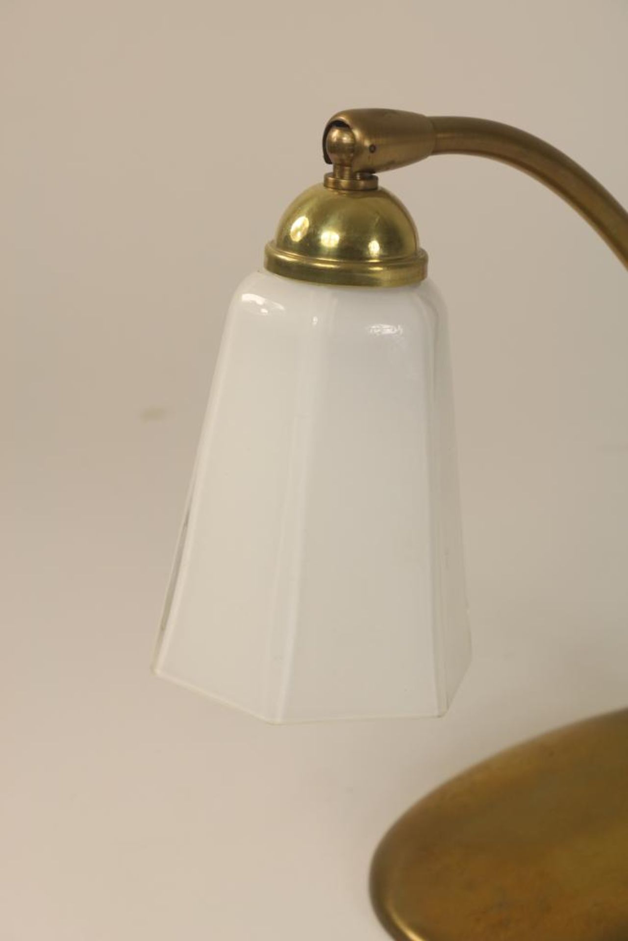 Koperen tafellampje met opaline kap - Image 3 of 4