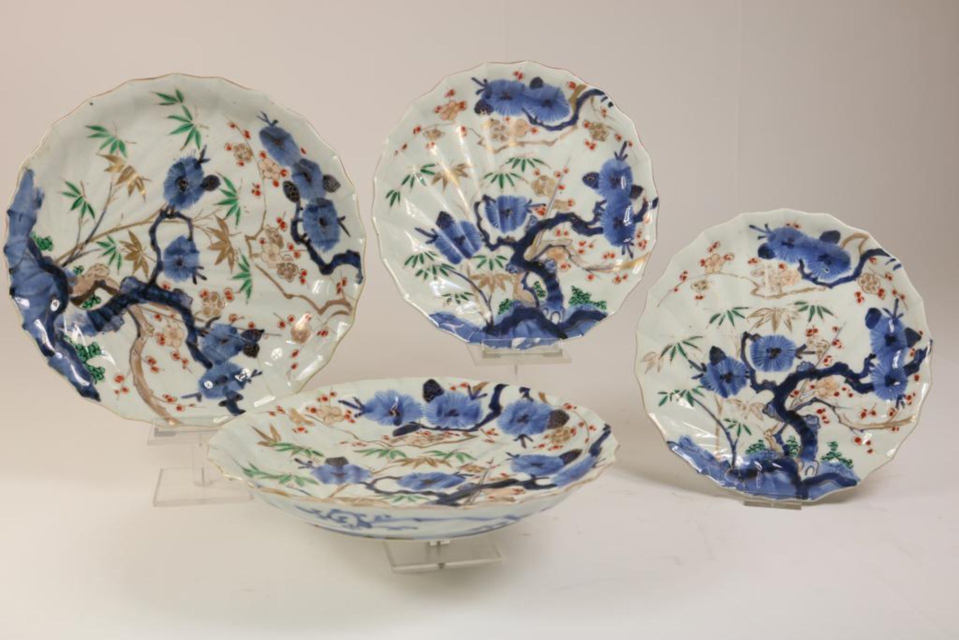Serie van 4 porseleinen Imari borden