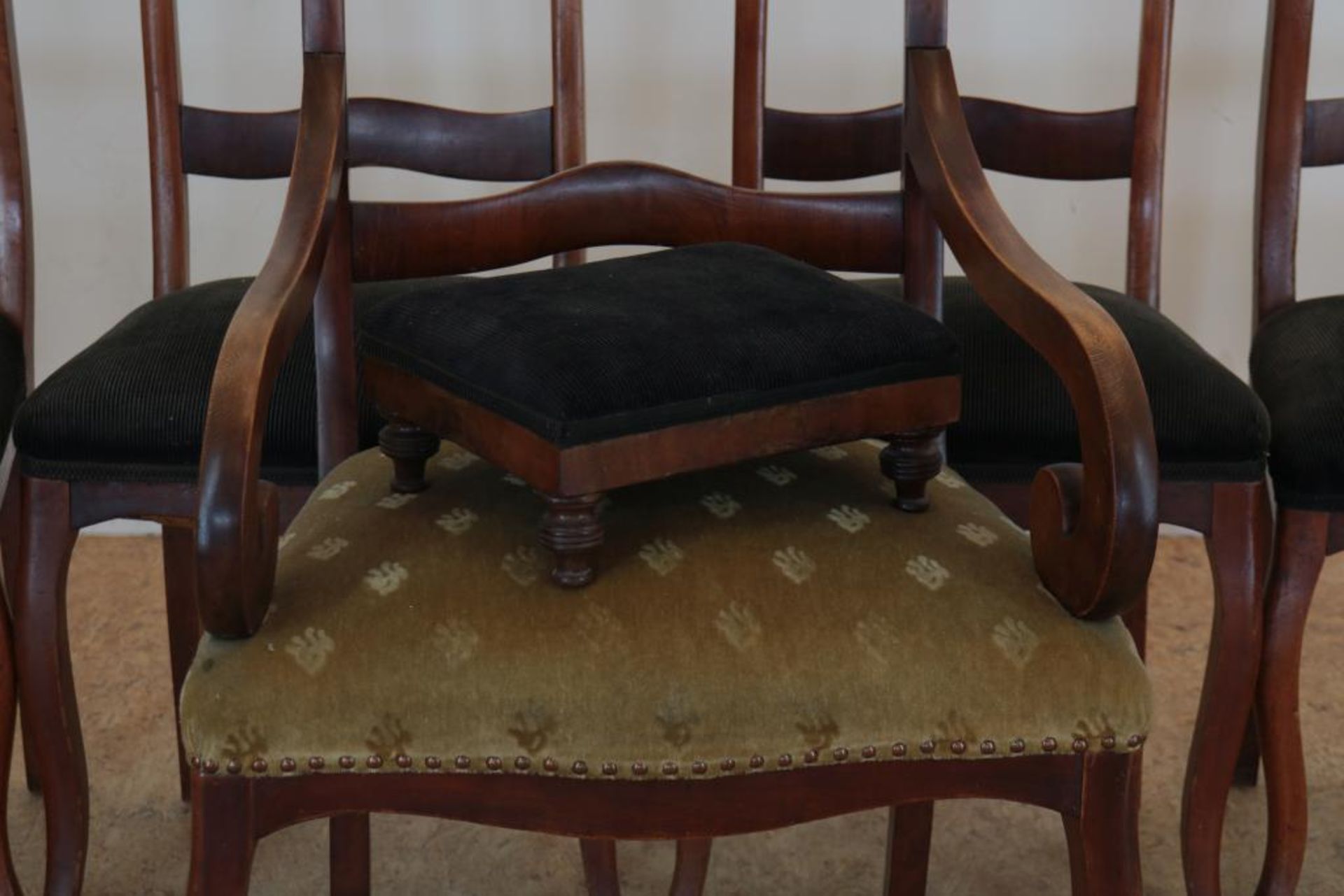 Serie van 7 Biedermeier stoelen + hokker - Bild 3 aus 6