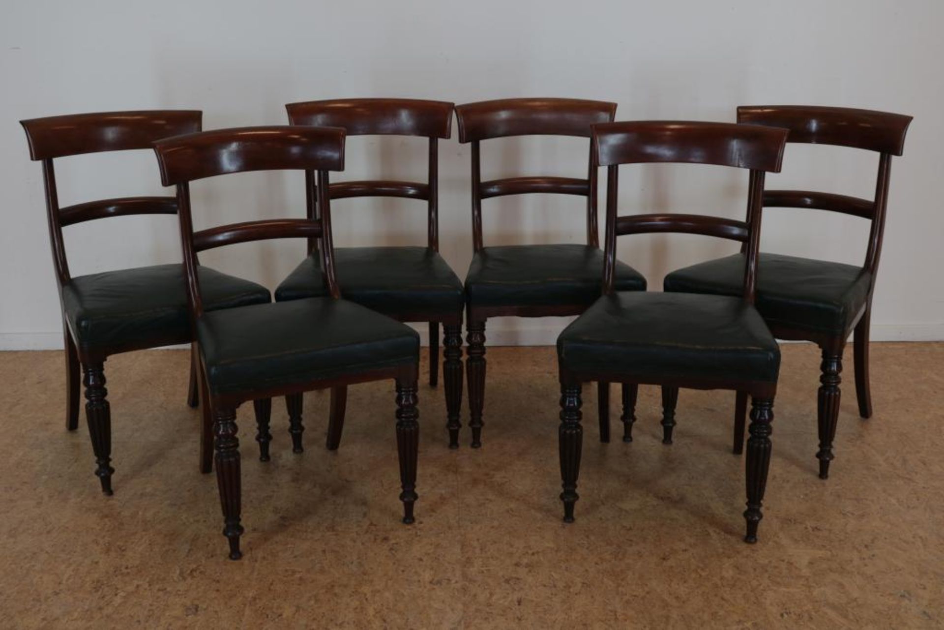 Serie van 6 mahonie stoelen, Engeland