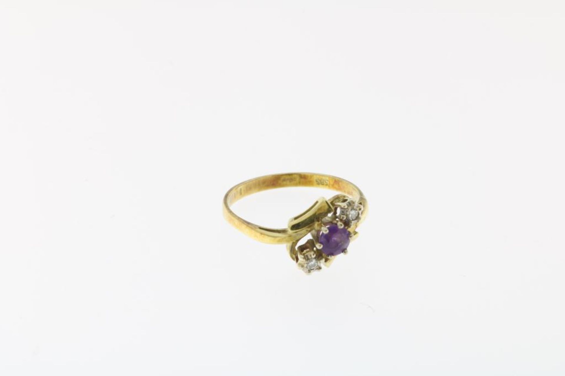 Geelgouden ring met diamant en amethist