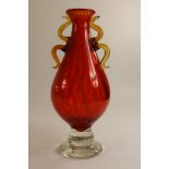 Rood glazen balustervormige vaas