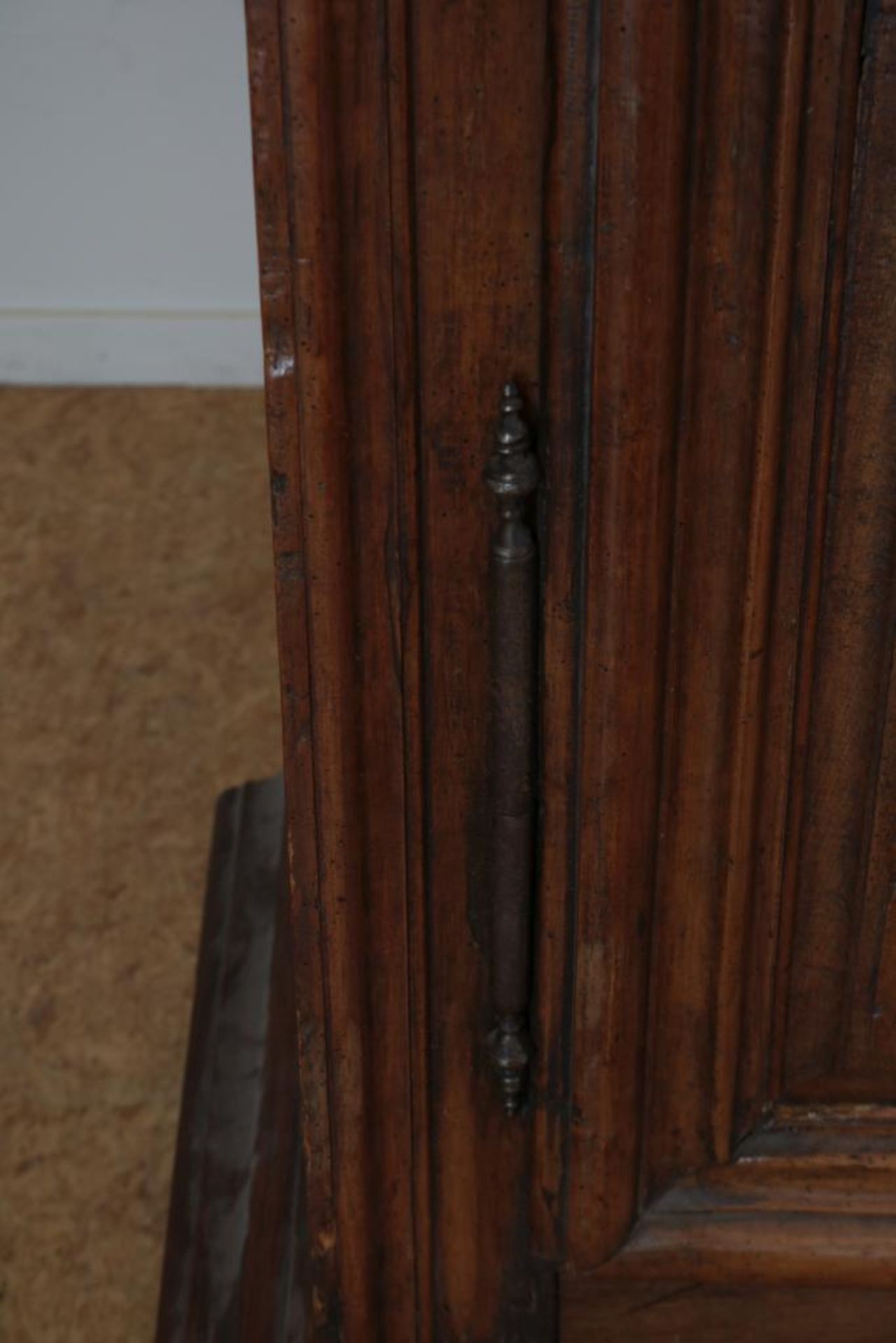 Eiken Bretonse linnenkast met 2 deuren - Image 7 of 8