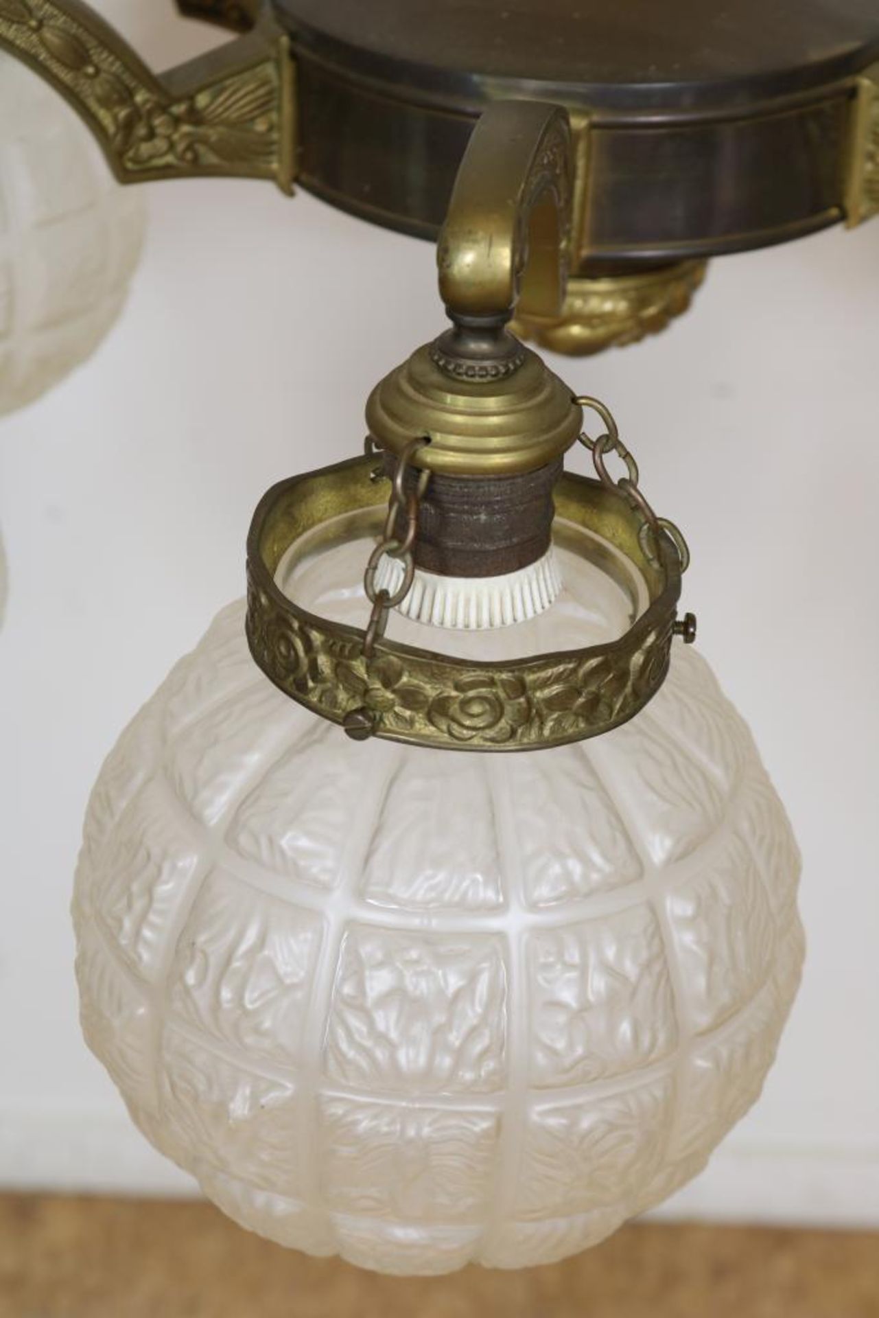 Bronzen 6-lichts hangkroon met glazen - Image 3 of 3