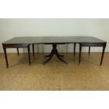 Mahonie Regency tafel + 3 tussenbladen