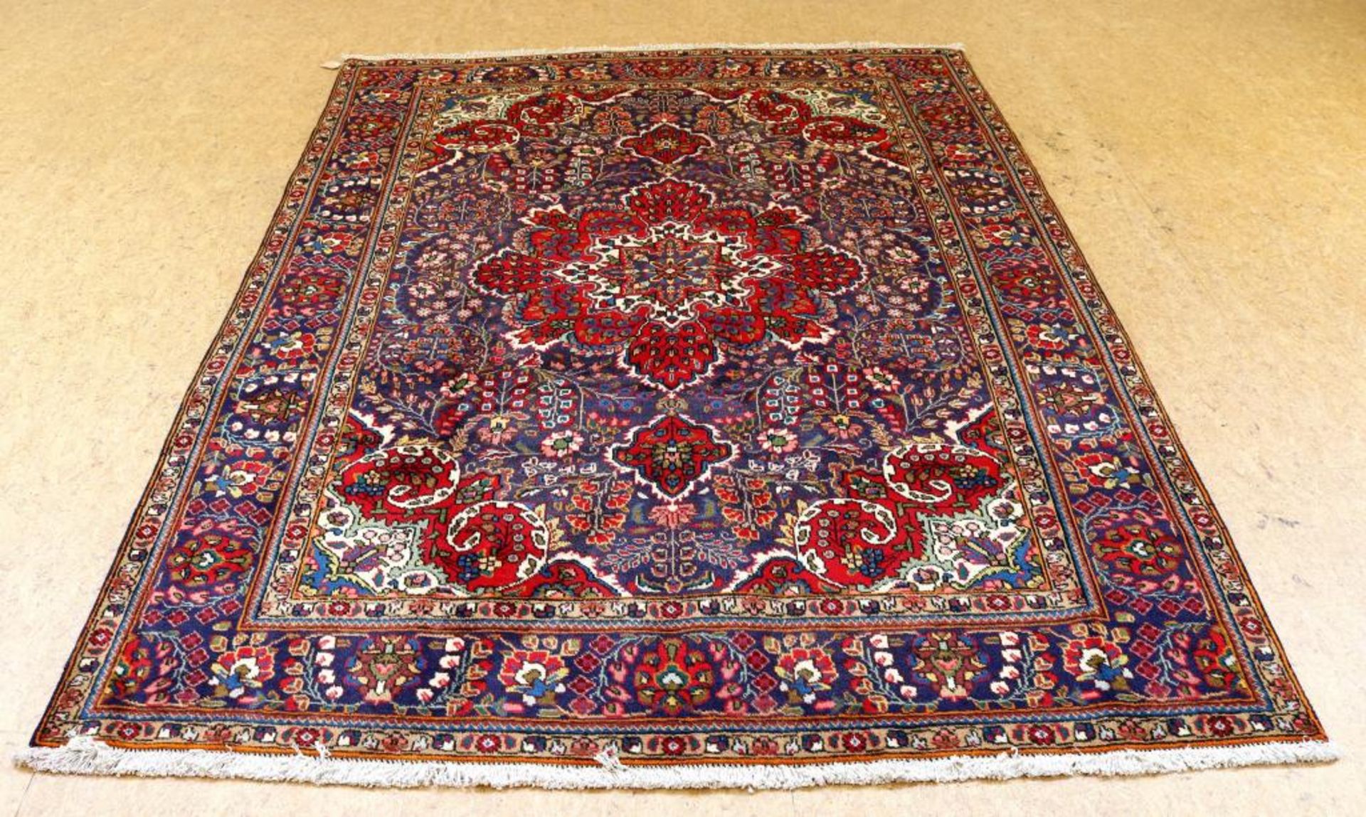 Tapijt, Tabriz 287 x 210 cm.