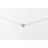 Witgouden collier, diamanten entourage