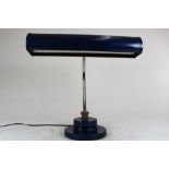 Blauw geschilderde vintage bureaulamp