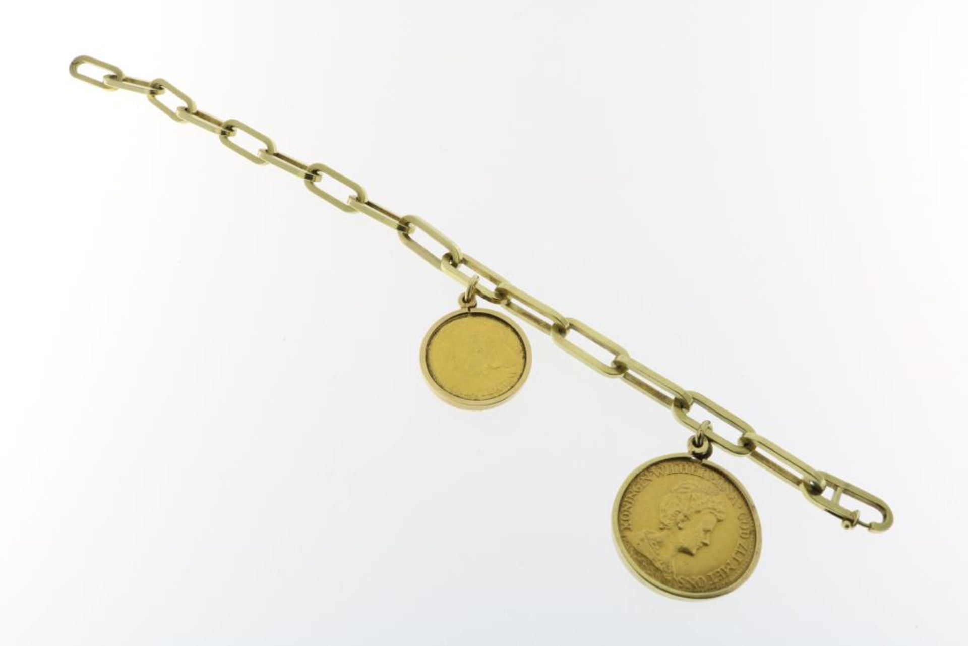Gouden close-forever armband, 2 munten