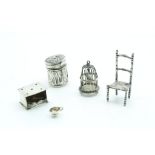 Lot zilver, miniaturen en lodereindoosje