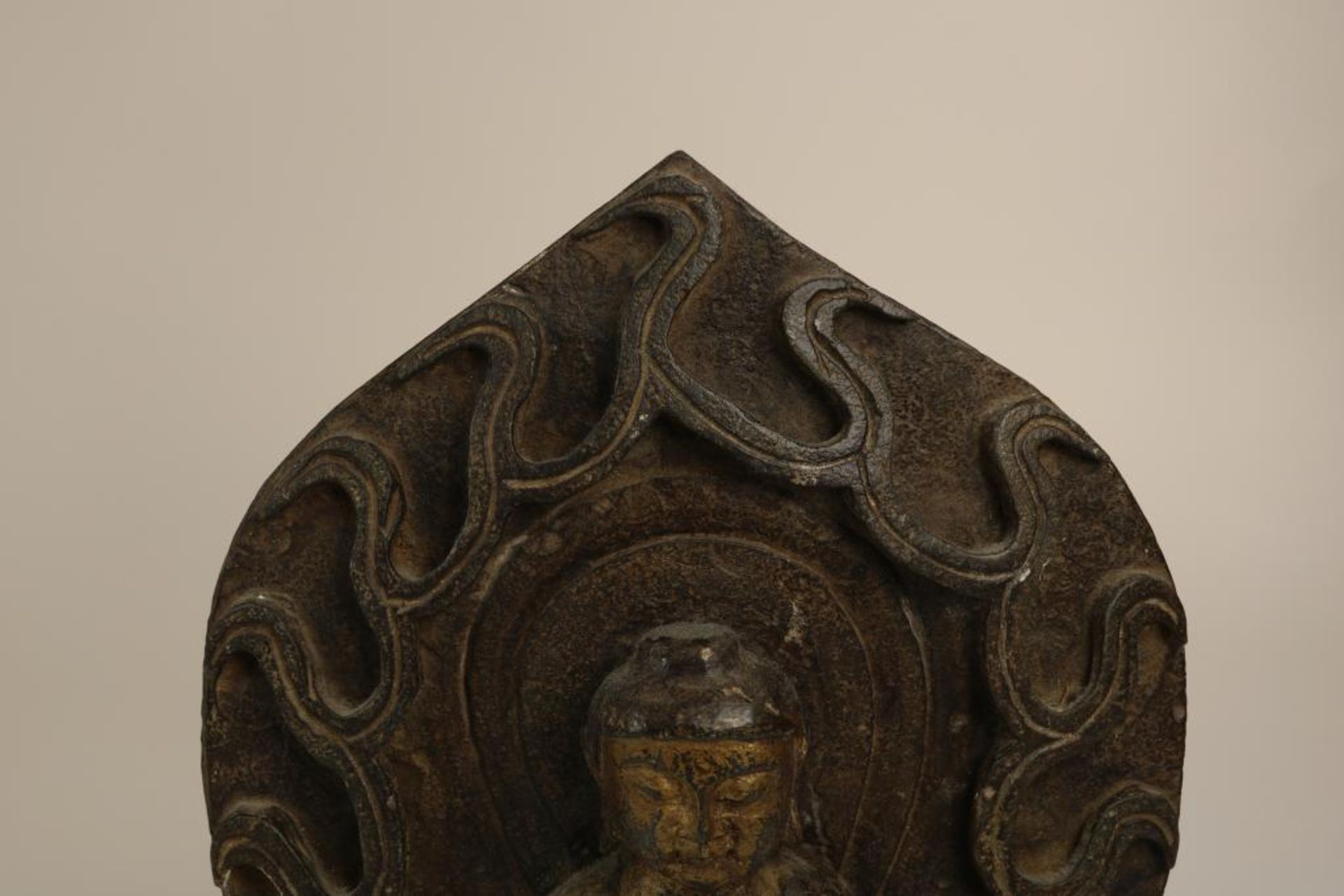 Natuurstenen sculptuur van Boeddha - Image 4 of 5