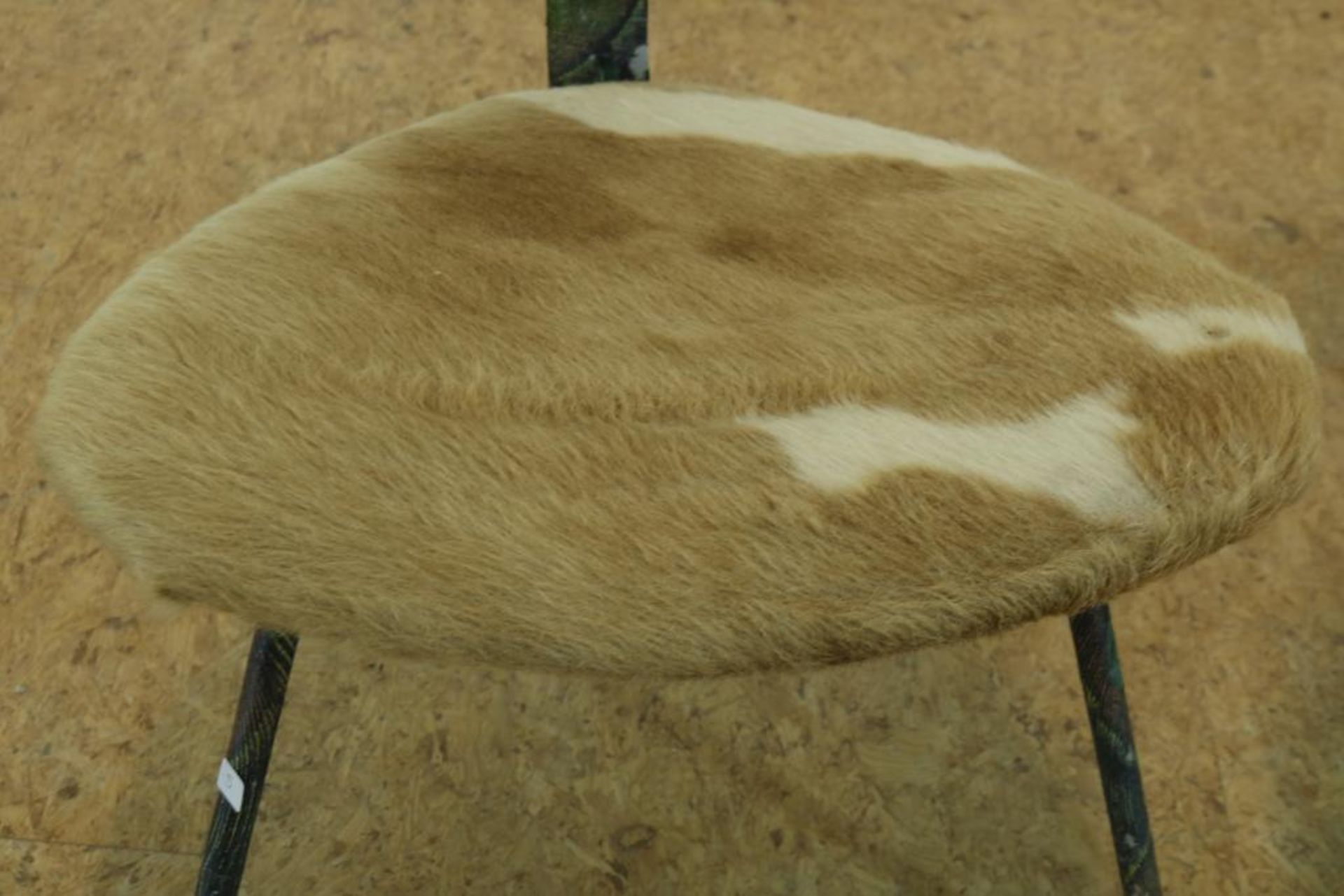 Stel stoelen met deels dierhuid bekleed - Bild 4 aus 4