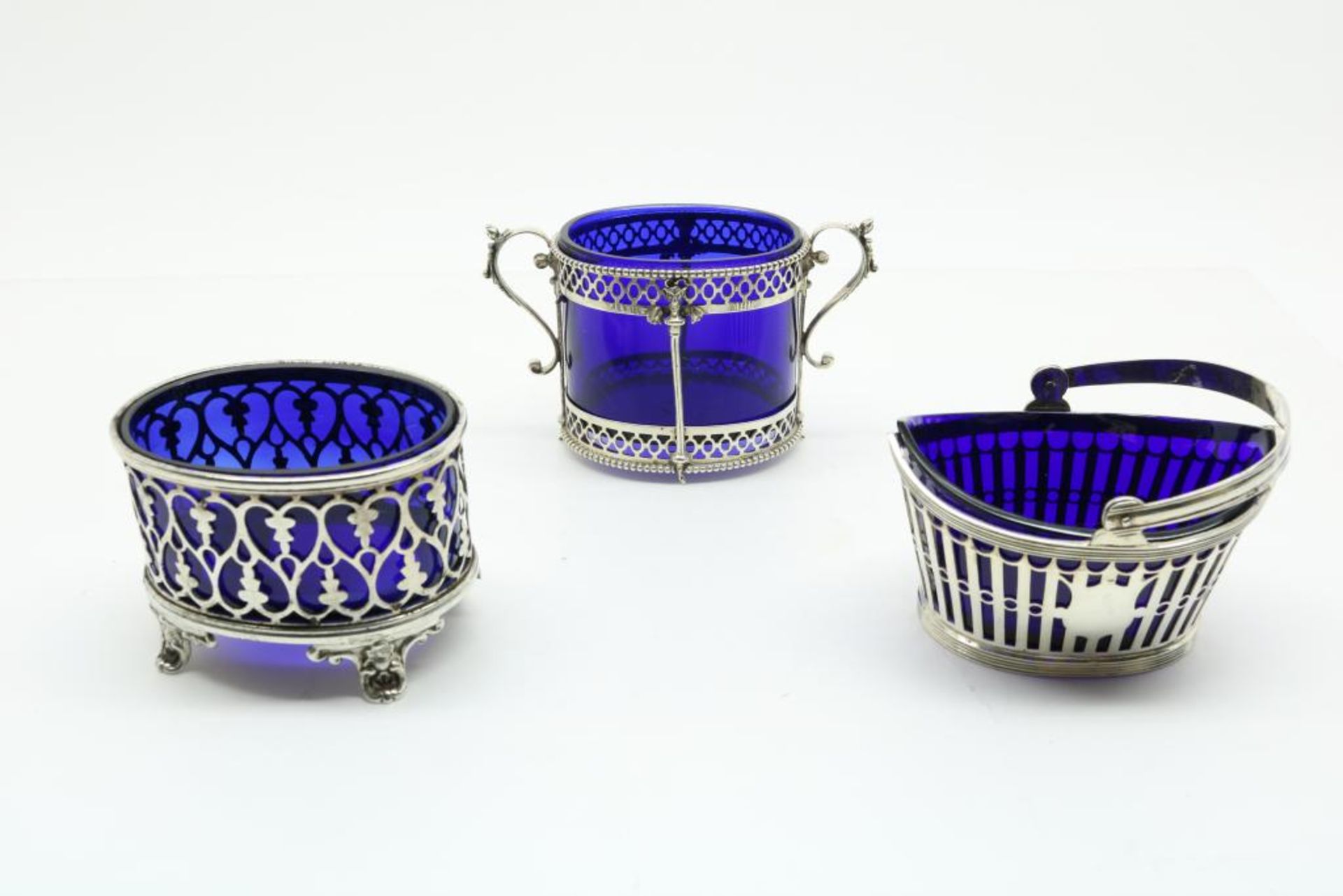 7 zilveren tafelstukken met blauw glas - Image 4 of 4