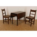 Eiken hangoortafel met lade + 2 stoelen