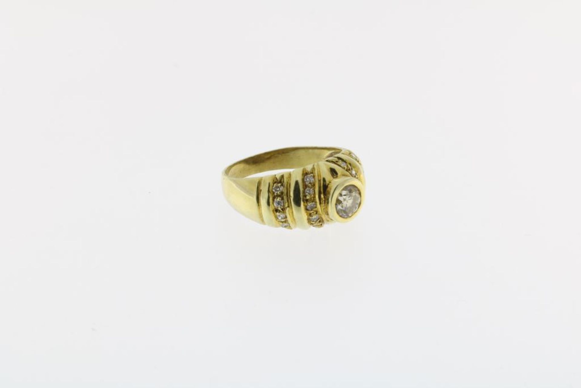 Geelgouden ring met diamanten c. 0,50 ct