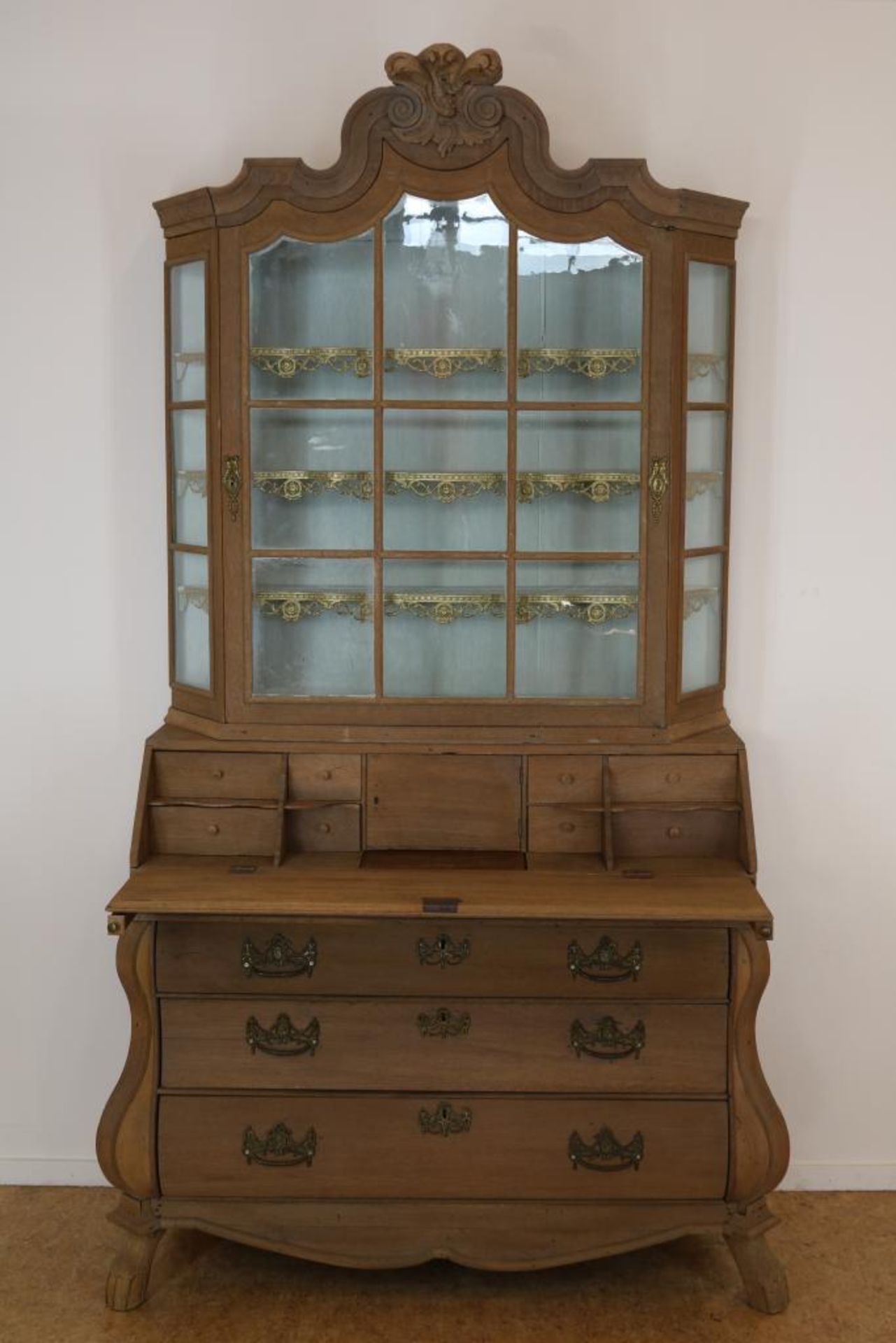 Eiken bookcase met vitrine opstand - Image 4 of 7