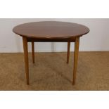 Mahonie Webe tafel