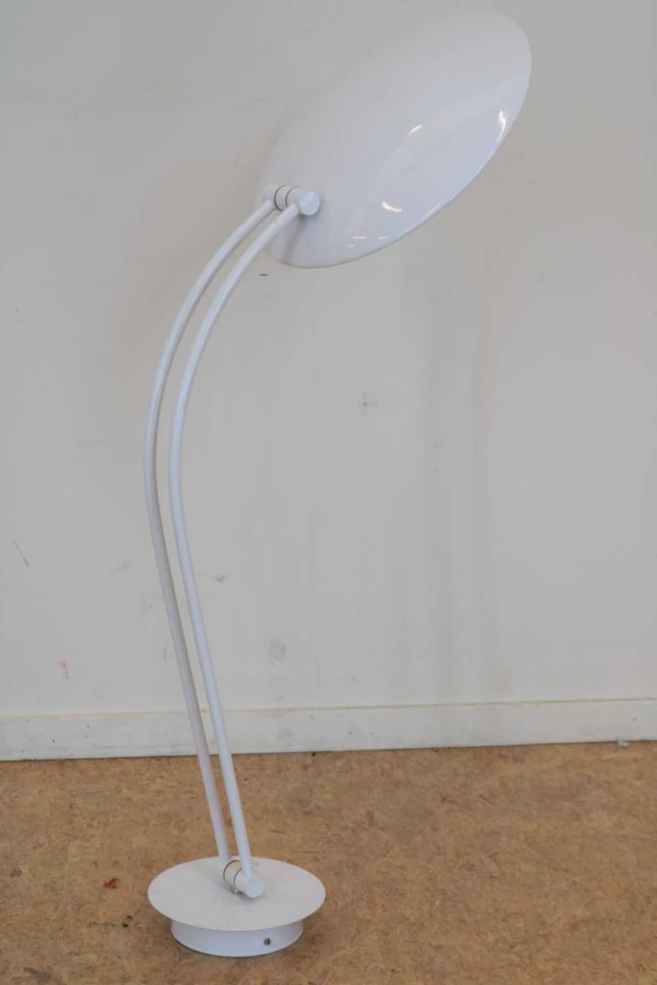 Wit metalen design bureaulamp