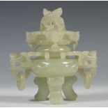 China, een celadon jade archaïstische wierookbrander, 20e eeuw,
