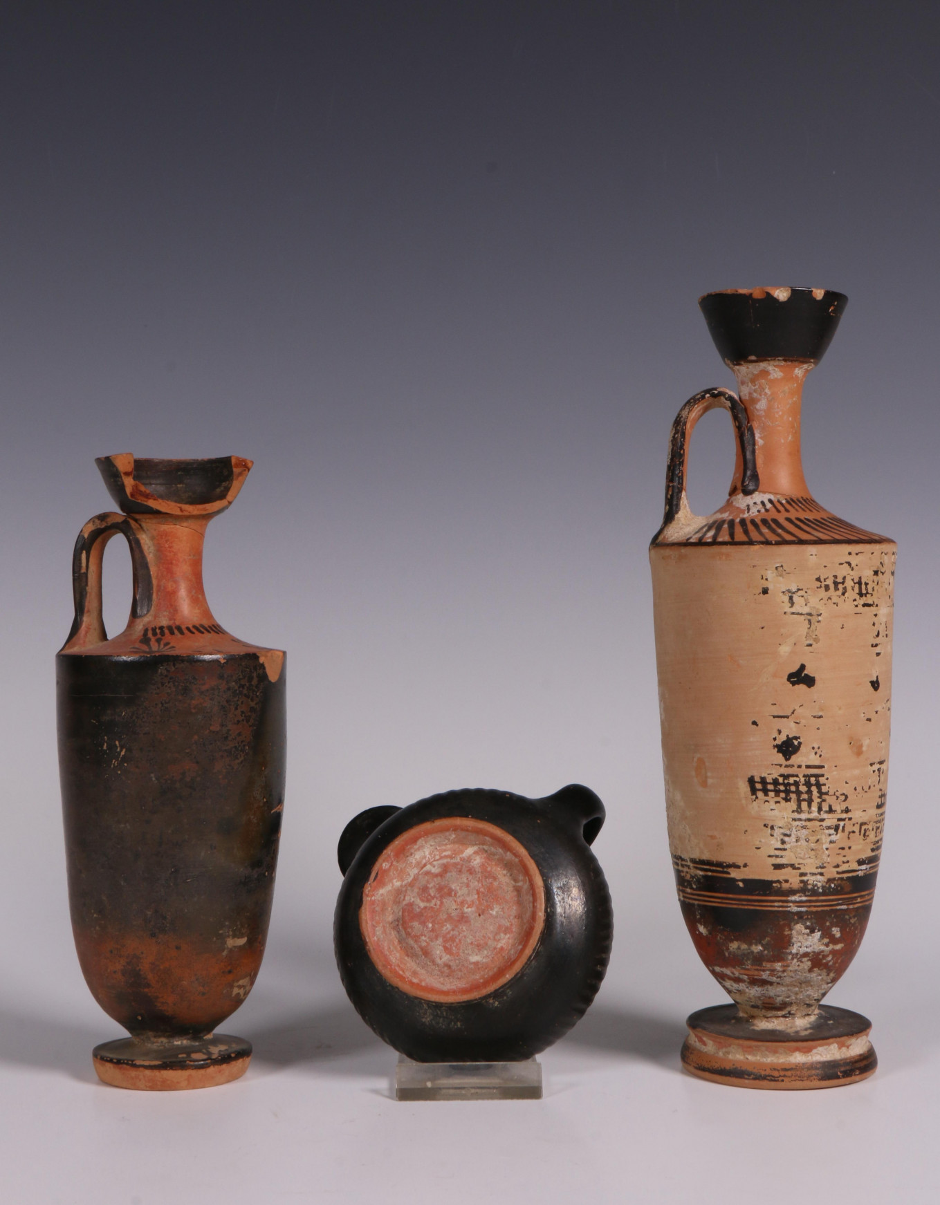 Campania, black ware oillamp and two Greek Attic lekithos vases, ca. 6th-4th century BC. - Image 2 of 4