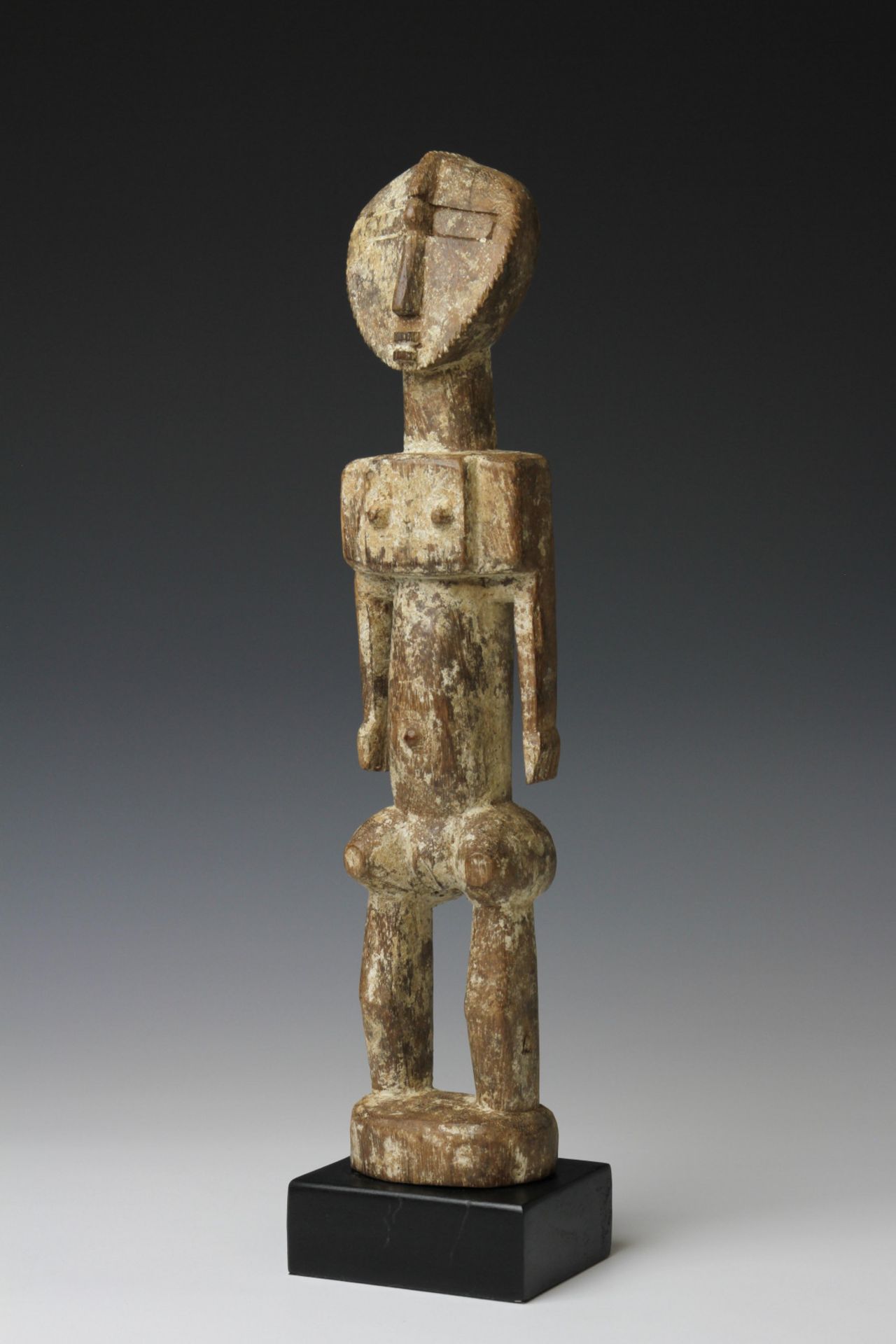 Togo, Ada, standing female figure - Image 3 of 7