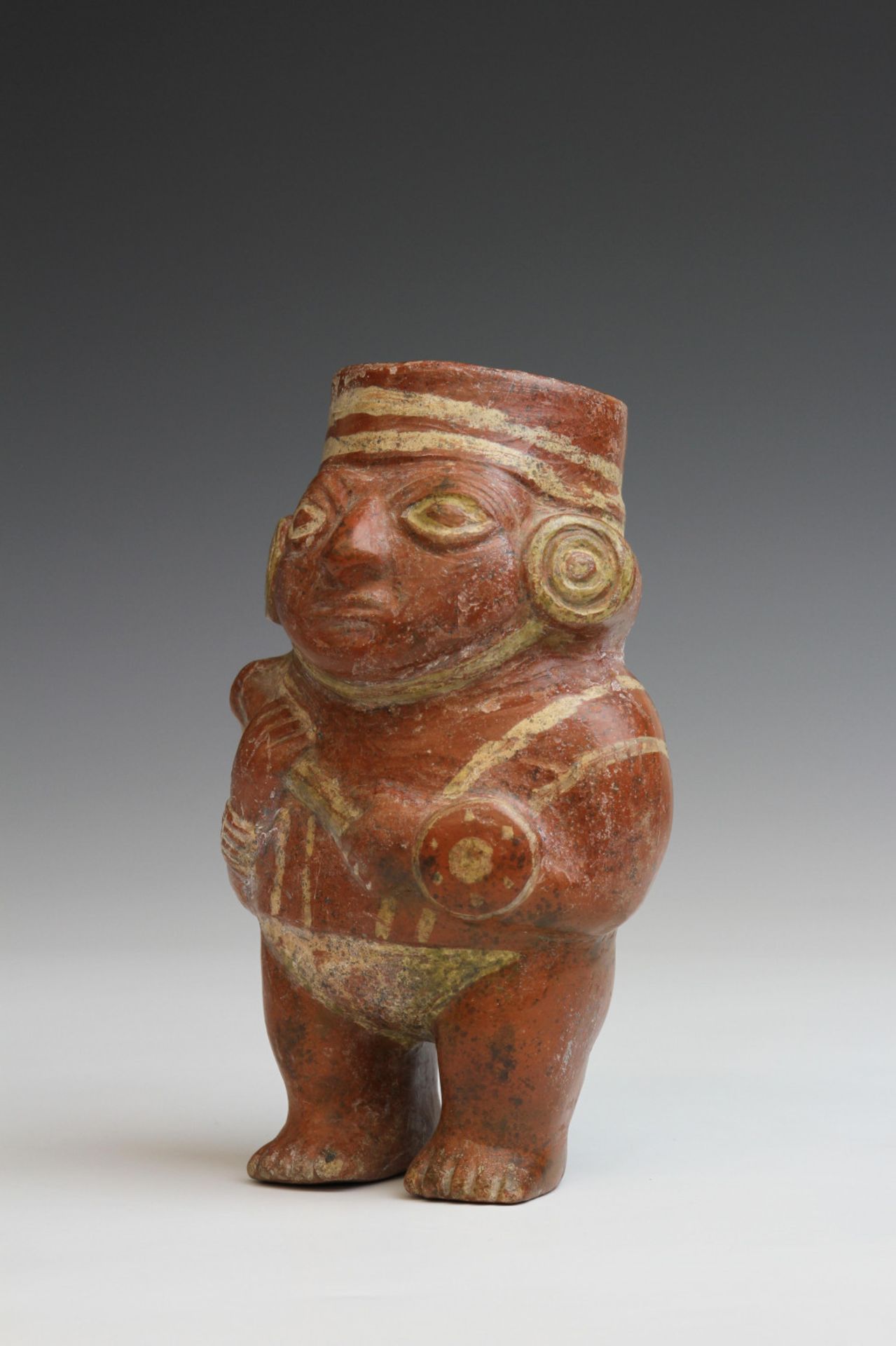 Peru, Moche, a painted terracotta figure cup, 100-750 - Bild 6 aus 6