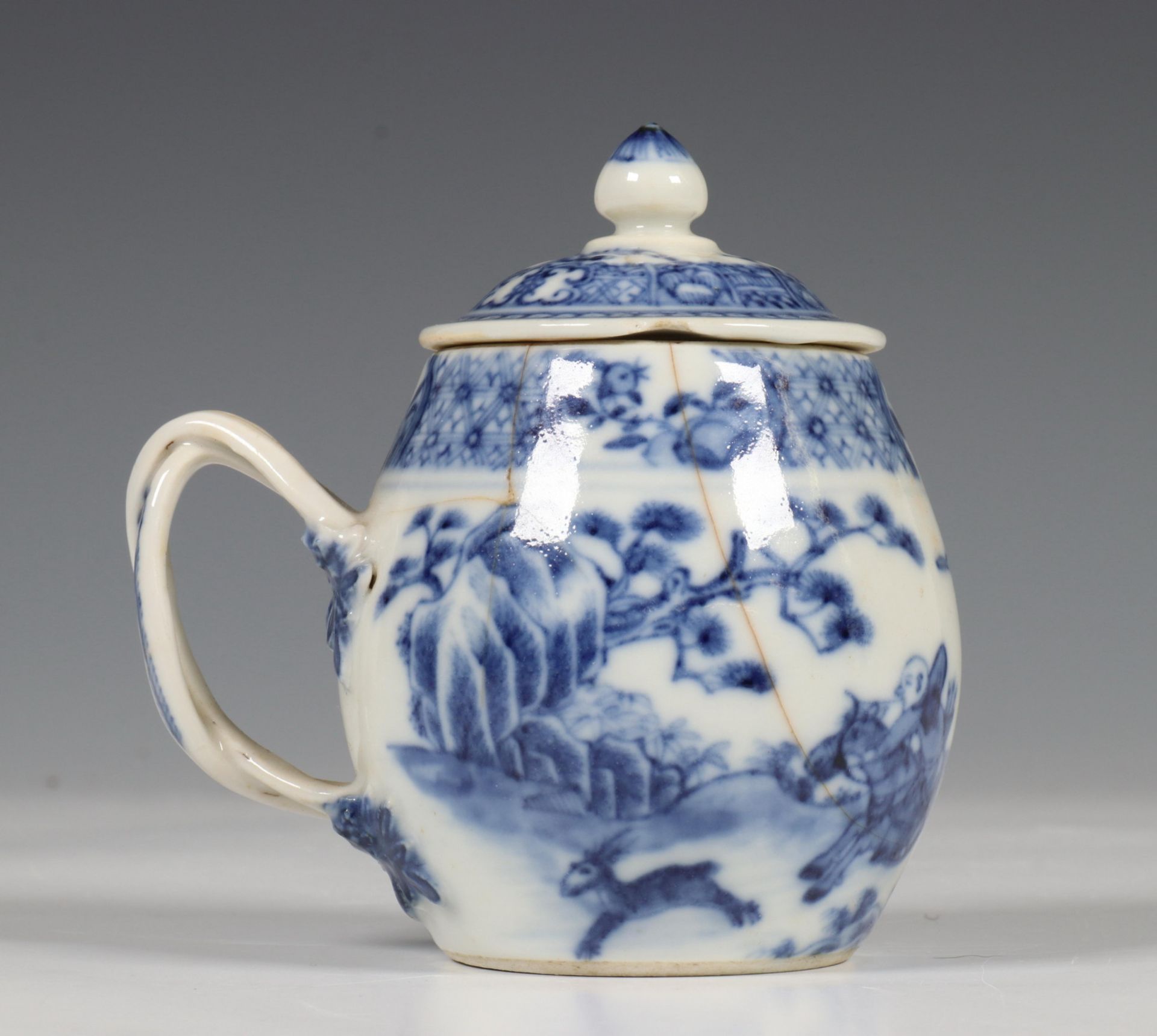 China, een blauw-wit porseleinen serviesgedeelte, laat Qing-dynastie, - Bild 6 aus 44